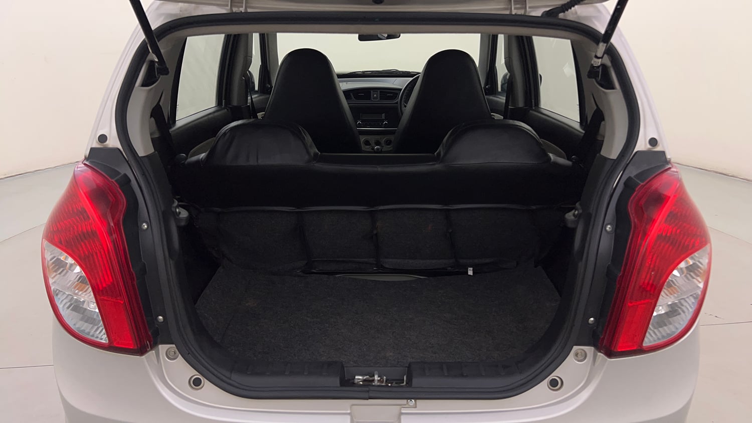 Used 2023 Maruti Suzuki Alto 800 VXi Petrol Manual interior DICKY INSIDE VIEW