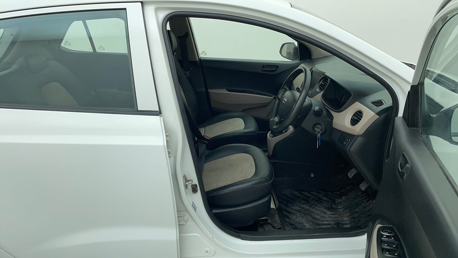 Used 2017 Hyundai Grand i10 Magna 1.2 Kappa VTVT Petrol Manual interior RIGHT SIDE FRONT DOOR CABIN VIEW