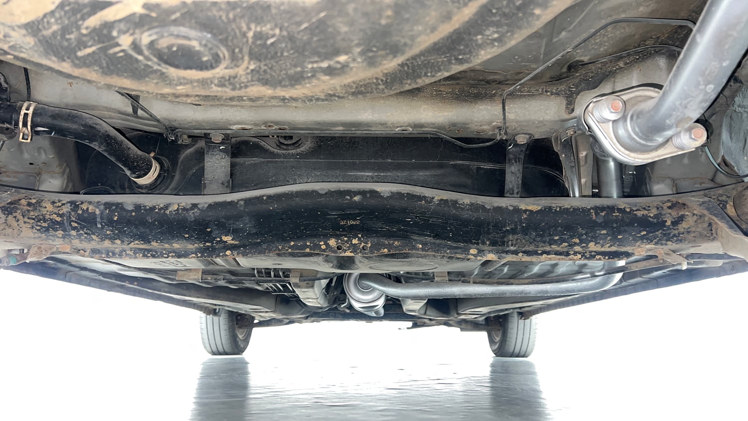 Used 2014 Honda Amaze 1.2 VX i-VTEC Petrol Manual extra REAR UNDERBODY VIEW (TAKEN FROM REAR)