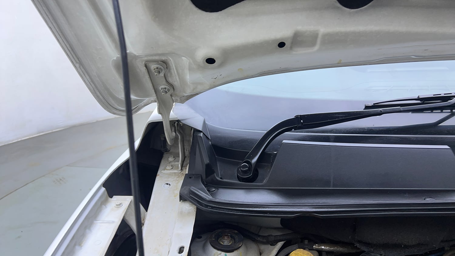 Used 2021 Renault Kiger RXZ Turbo CVT Petrol Automatic engine ENGINE RIGHT SIDE HINGE & APRON VIEW