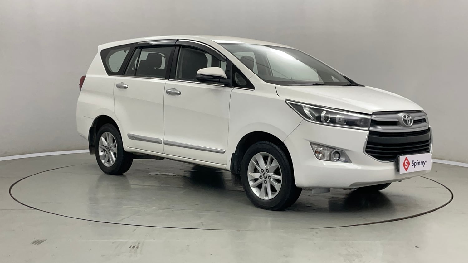 Used 2019 Toyota Innova Crysta 2.4 V 7 STR Diesel Manual exterior RIGHT FRONT CORNER VIEW