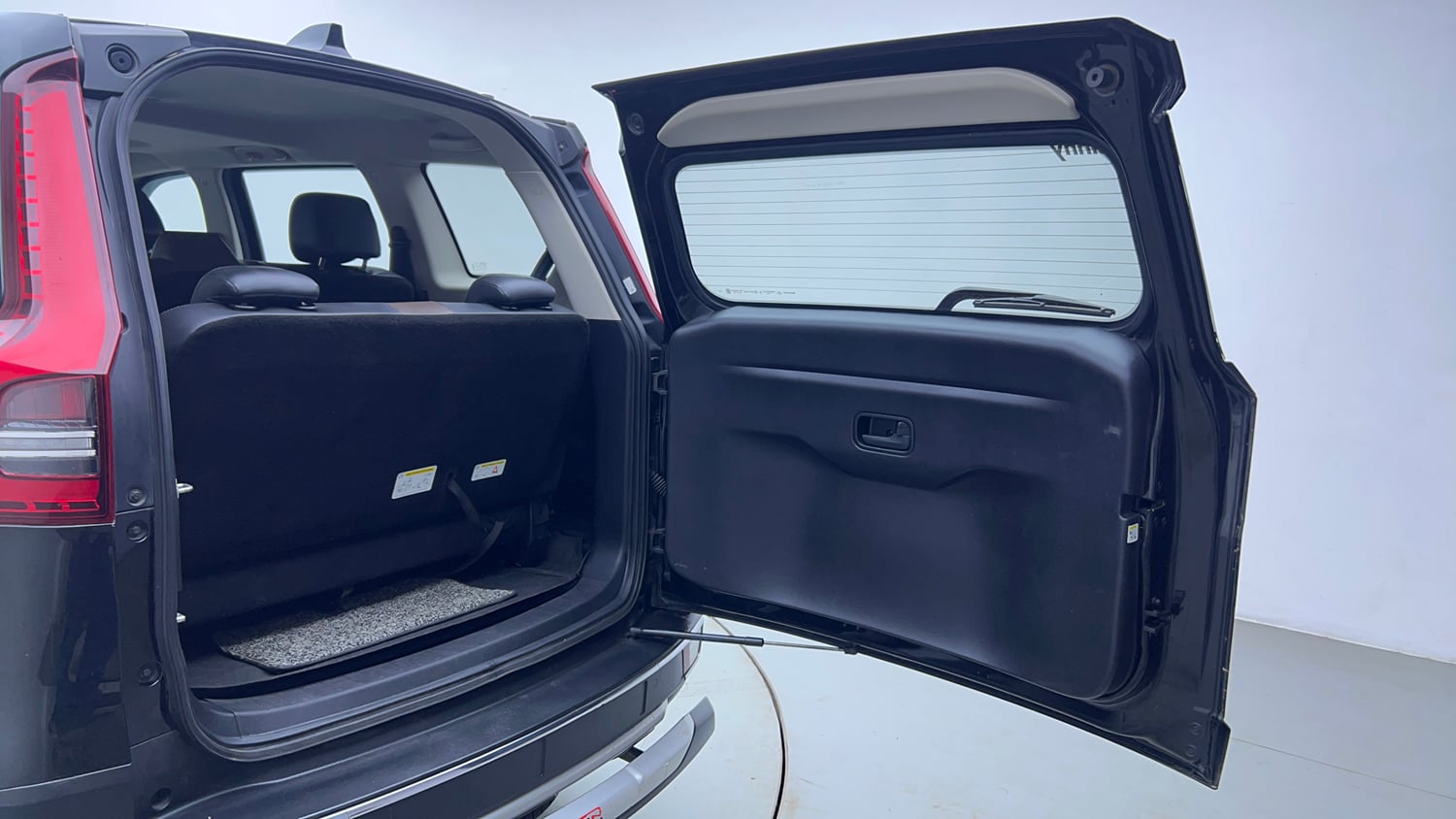 Used 2024 Mahindra Scorpio N Z8 L Diesel AT 4WD 7 STR Diesel Automatic interior DICKY DOOR OPEN VIEW