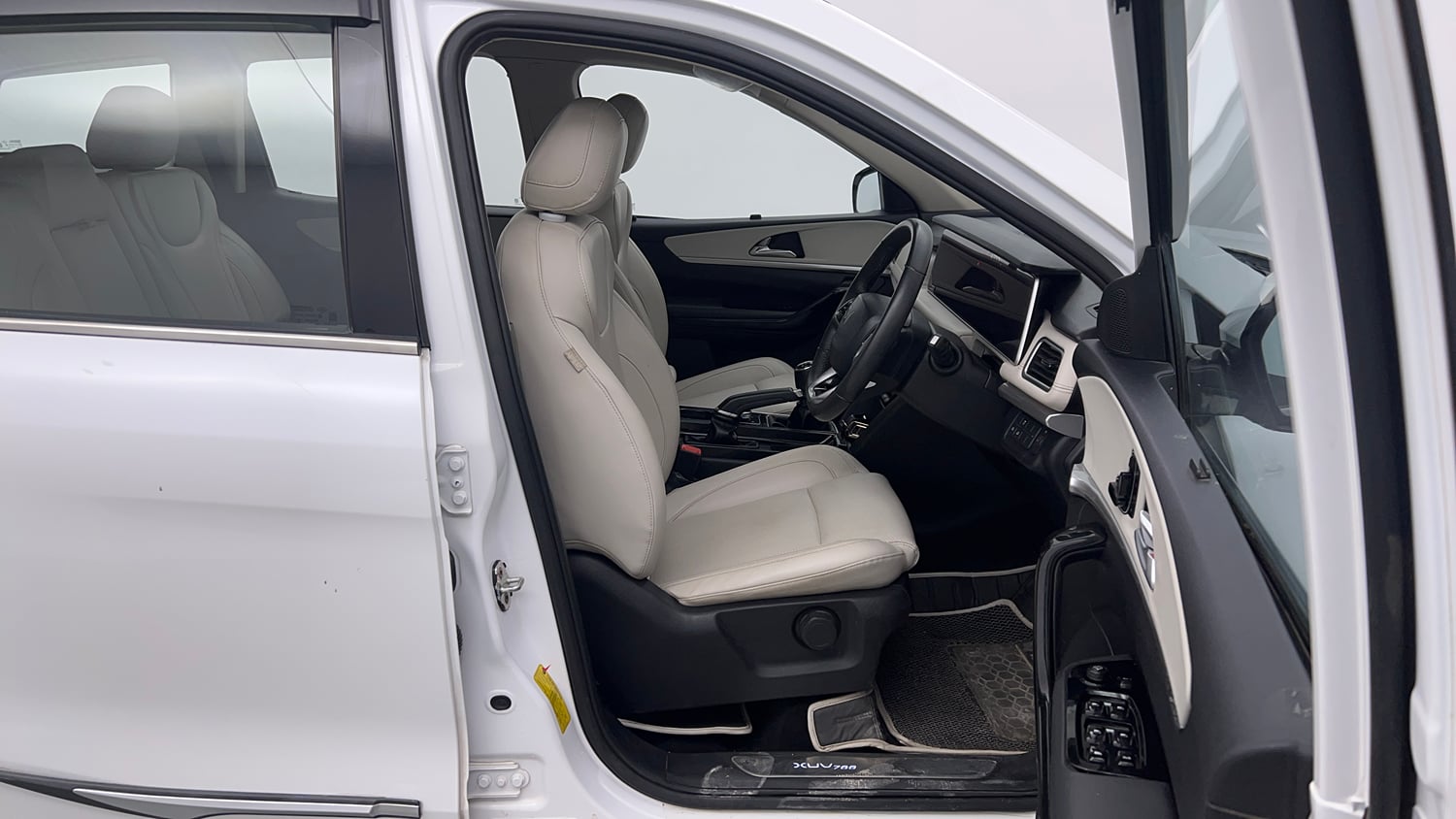 Used 2022 Mahindra XUV700 AX 7 Petrol MT 7 STR Petrol Manual interior RIGHT SIDE FRONT DOOR CABIN VIEW