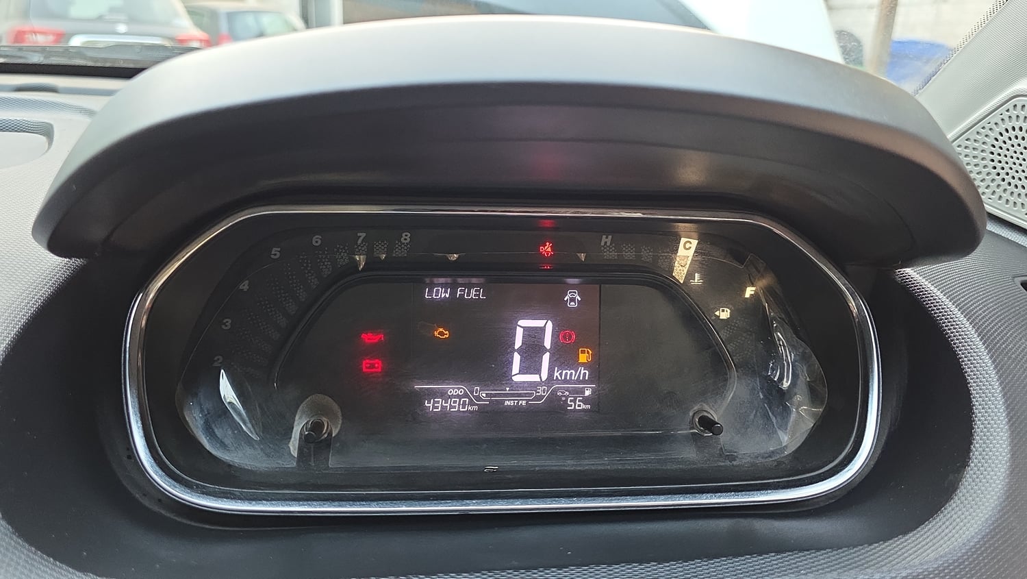 Used 2020 Tata Tiago XE Petrol Manual top_features Digital Tachometer