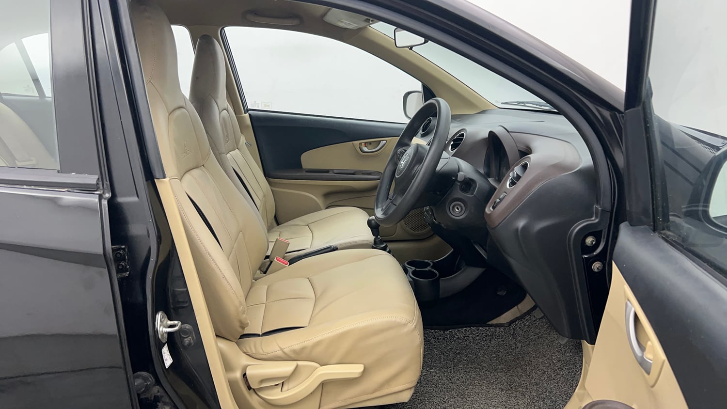 Used 2014 Honda Amaze 1.2 VX i-VTEC Petrol Manual interior RIGHT SIDE FRONT DOOR CABIN VIEW