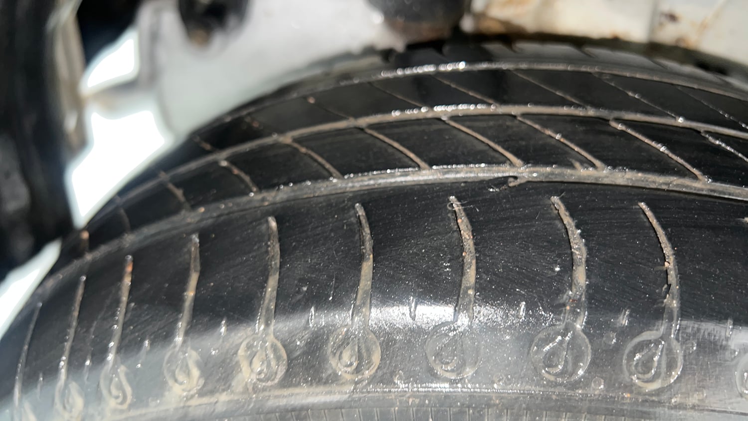 Used 2019 Mahindra KUV100 NXT K4 Plus 6 STR Petrol Manual tyres RIGHT REAR TYRE TREAD VIEW