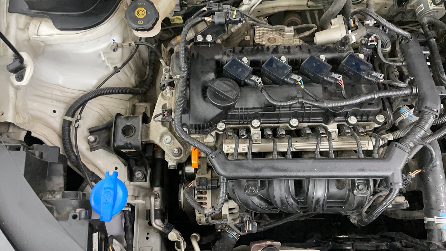 Used 2024 Kia Sonet HTK (O) 1.2 Petrol MT Petrol Manual engine ENGINE RIGHT SIDE VIEW