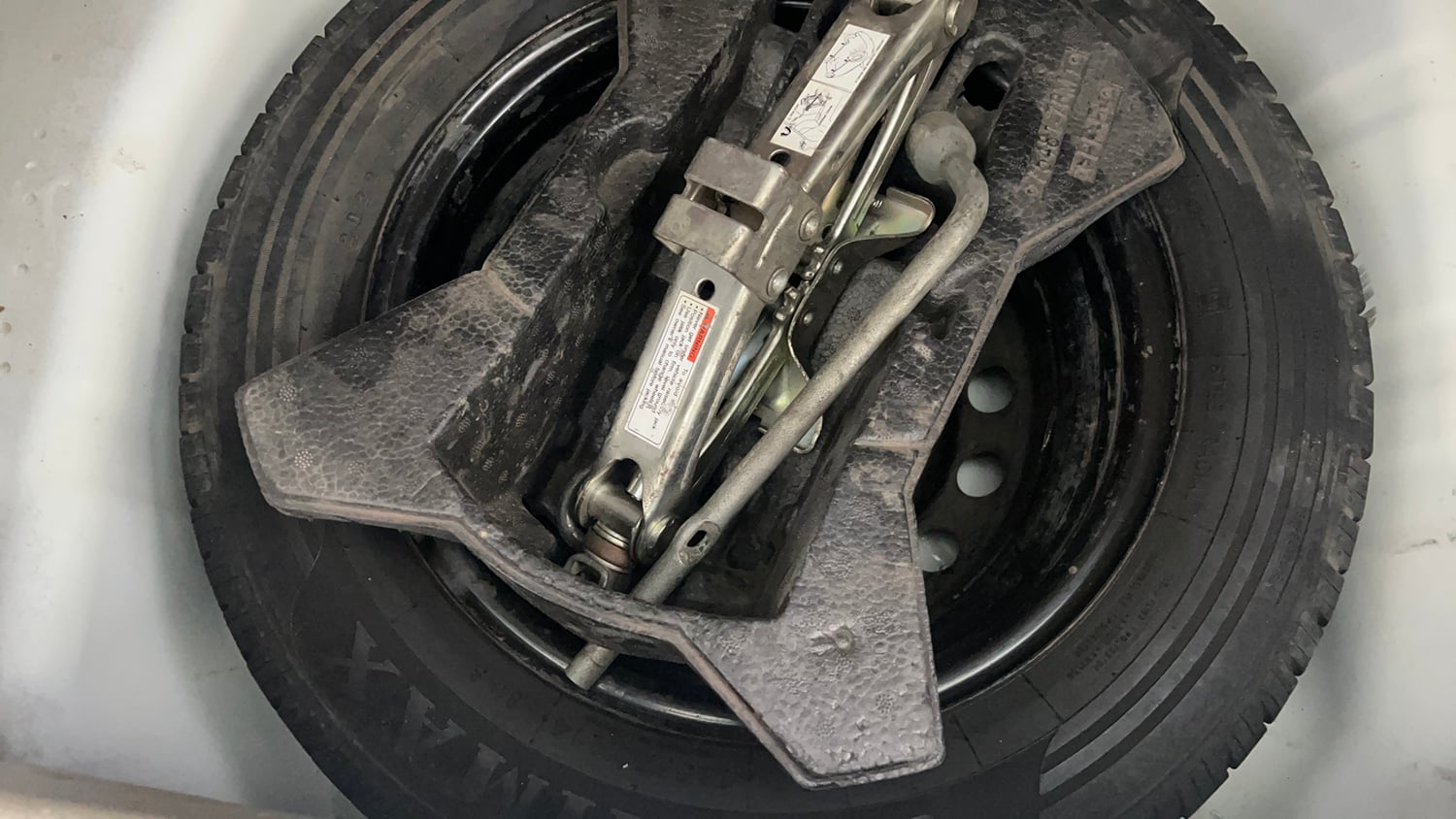 Used 2019 Maruti Suzuki Celerio ZXi Petrol Manual tyres SPARE TYRE VIEW