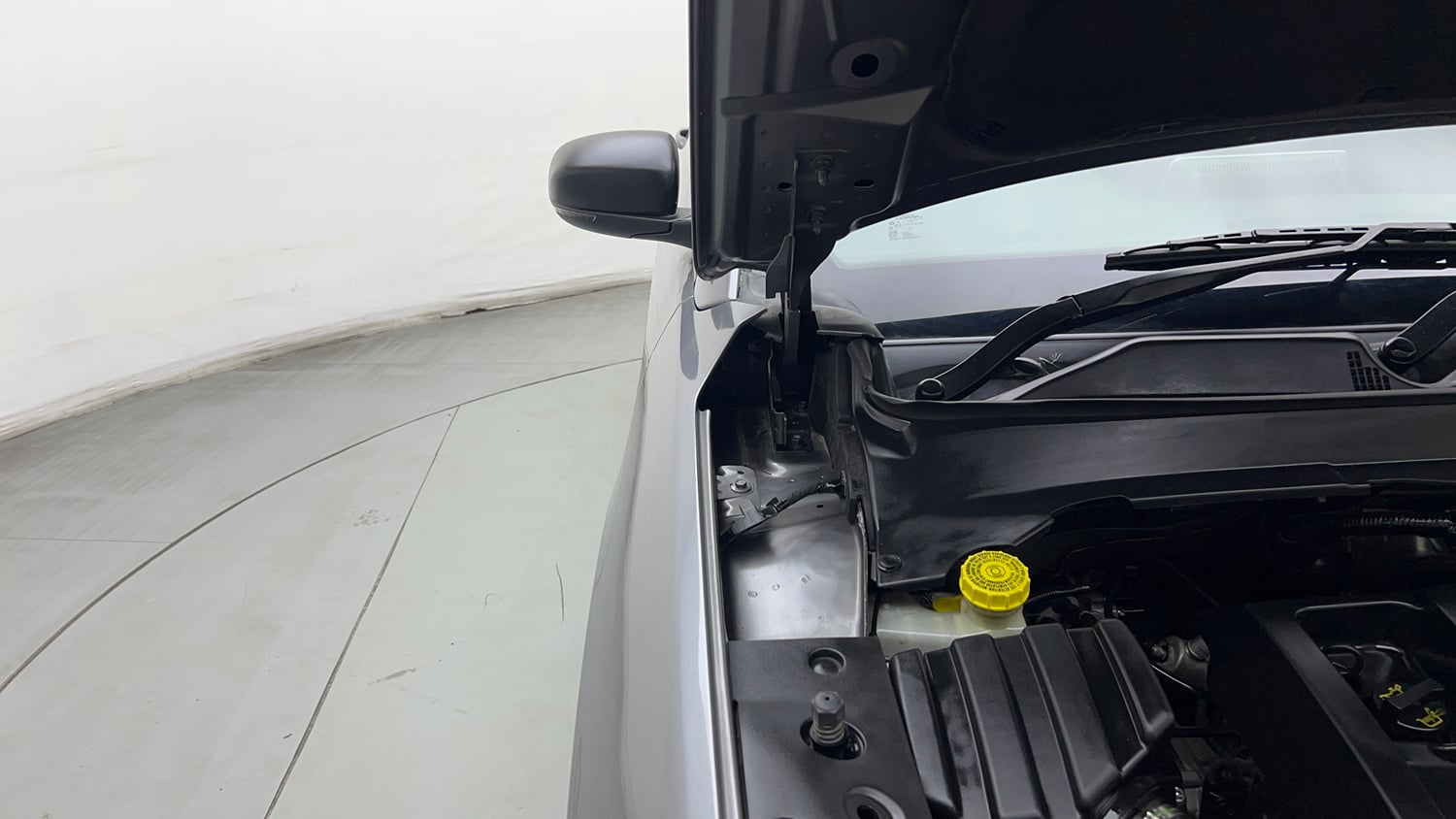 Used 2022 Jeep Compass Sport 1.4 Petrol Petrol Manual engine ENGINE RIGHT SIDE HINGE & APRON VIEW