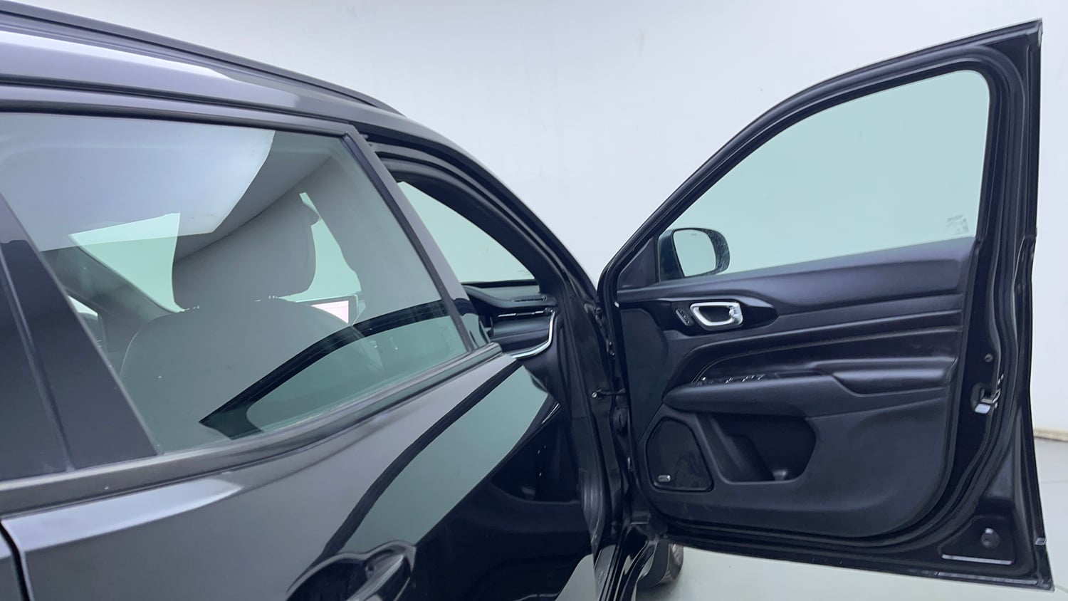 Used 2022 Jeep Compass Model S (O) 1.4 Petrol DCT Petrol Automatic interior RIGHT FRONT DOOR OPEN VIEW