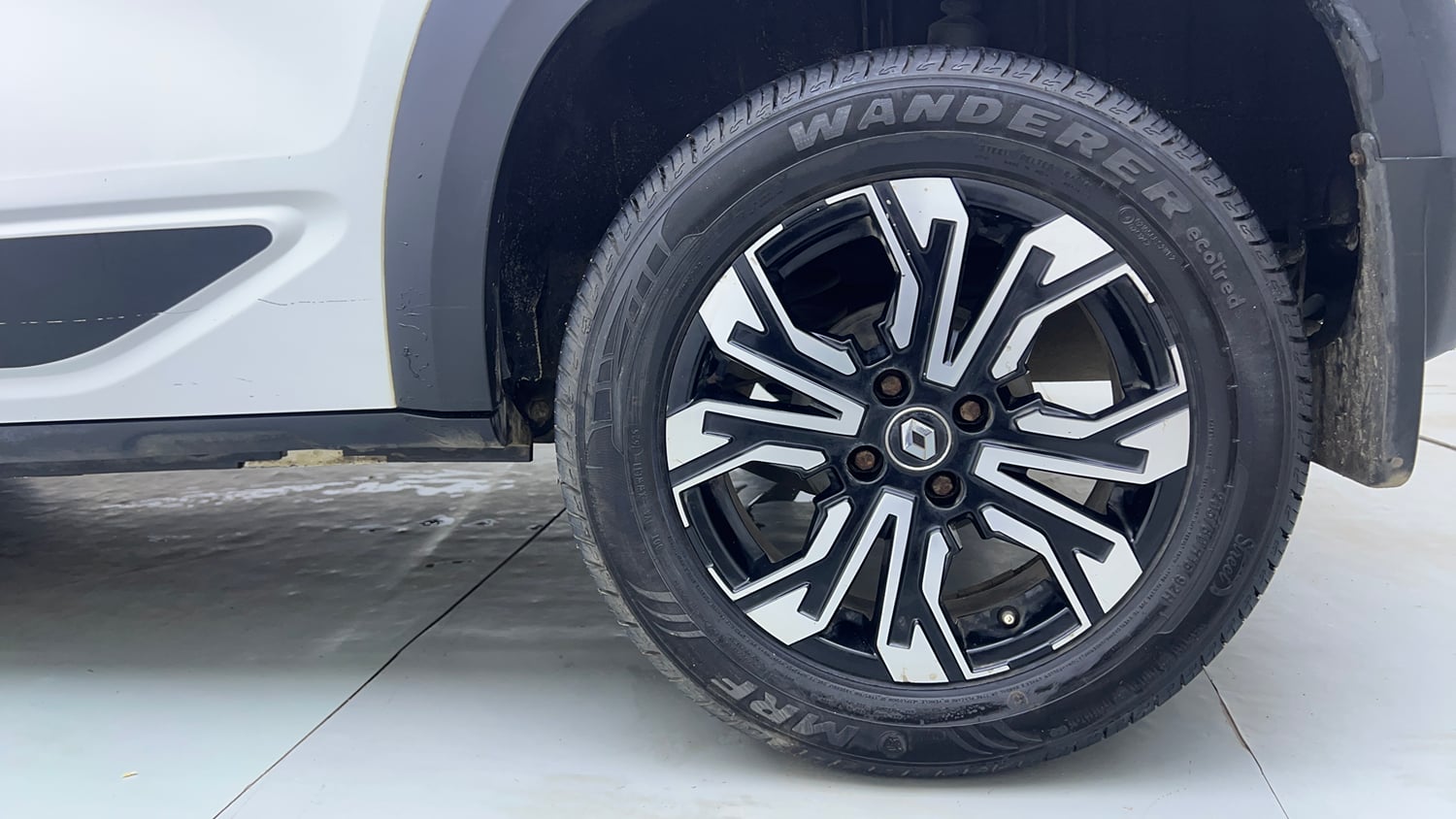 Used 2021 Renault Kiger RXZ Turbo CVT Petrol Automatic tyres LEFT REAR TYRE RIM VIEW
