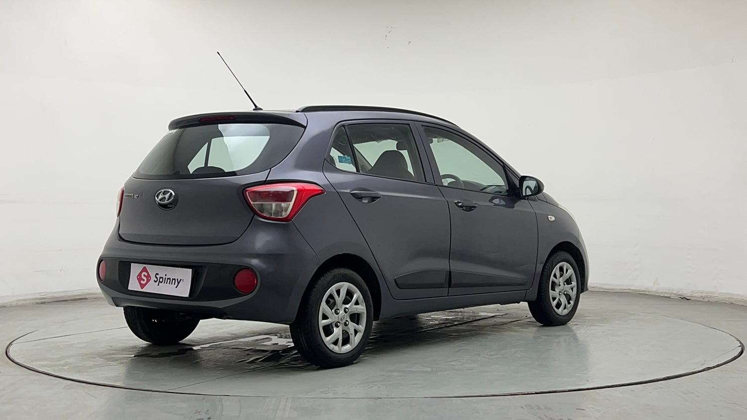 Used 2018 Hyundai Grand i10 Magna 1.2 Kappa VTVT Petrol Manual exterior RIGHT REAR CORNER VIEW