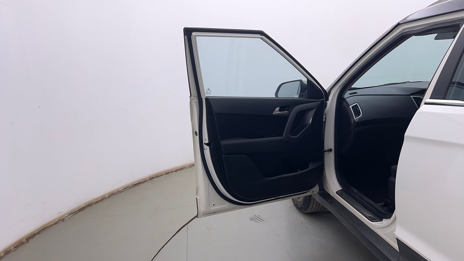 Used 2019 Hyundai Creta SX 1.6 Dual Tone Petrol Petrol Manual interior LEFT FRONT DOOR OPEN VIEW