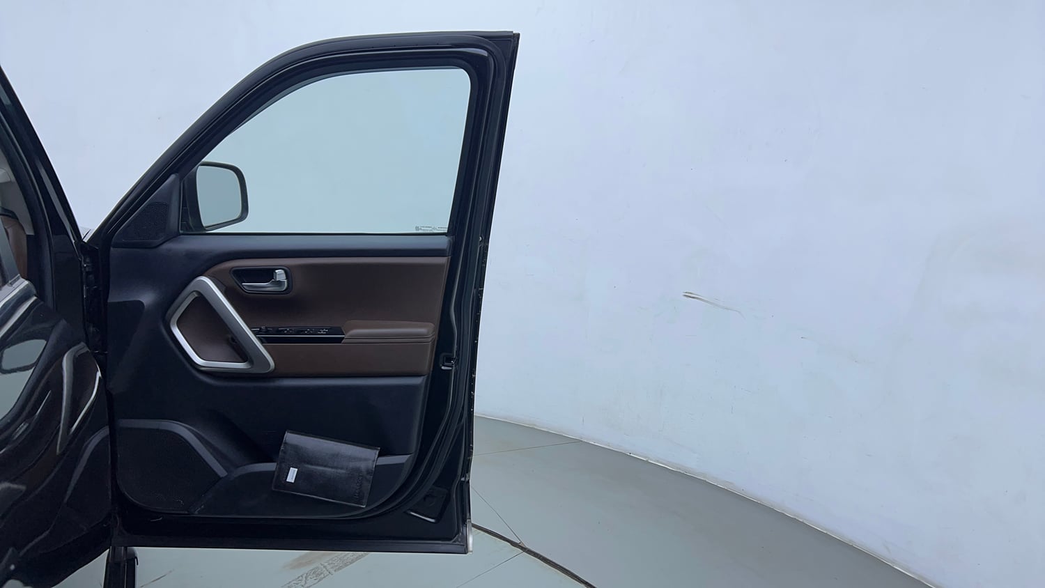 Used 2024 Mahindra Scorpio N Z8 L Diesel AT 4WD 7 STR Diesel Automatic interior RIGHT FRONT DOOR OPEN VIEW