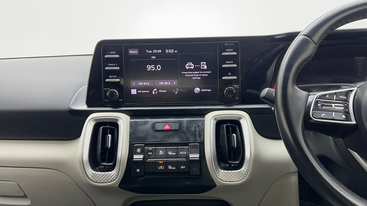Used 2022 Kia Sonet HTX 1.5 Diesel Manual interior MUSIC SYSTEM & AC CONTROL VIEW
