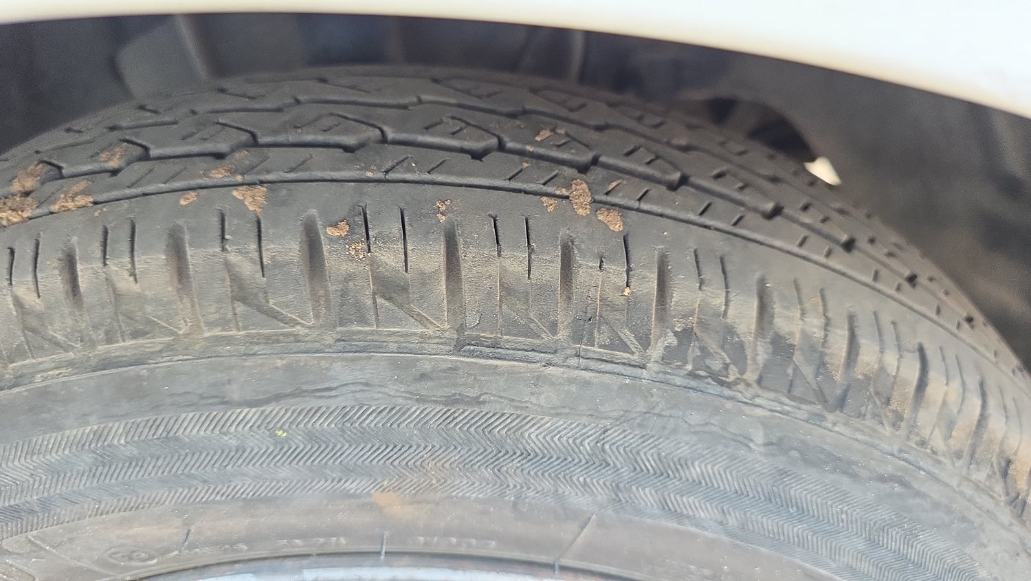 Used 2020 Tata Tiago XE Petrol Manual tyres RIGHT FRONT TYRE TREAD VIEW