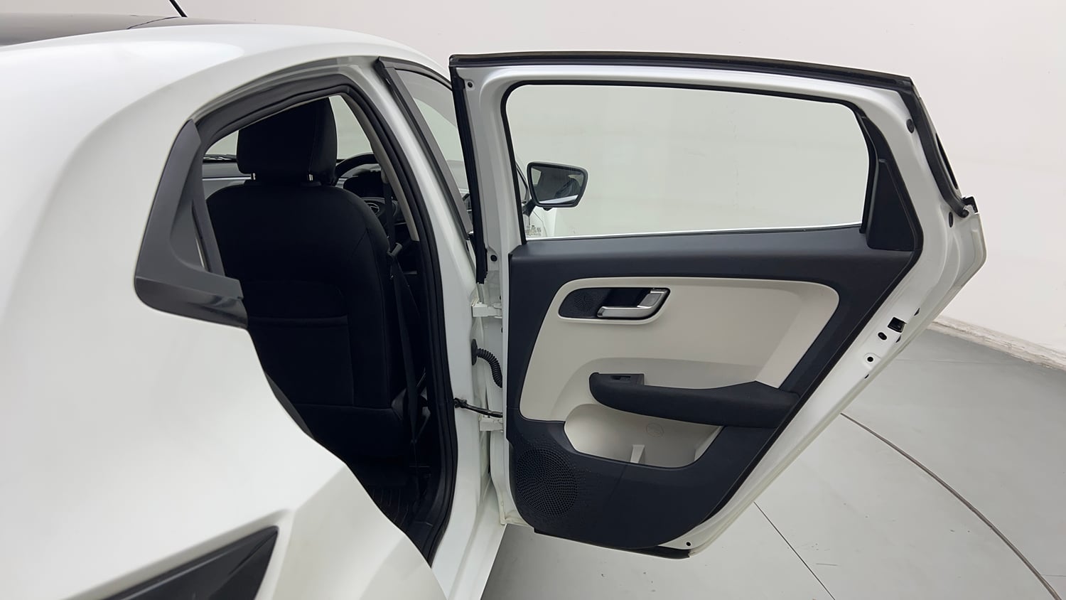 Used 2022 Tata Altroz XZA Plus Petrol Petrol Automatic interior RIGHT REAR DOOR OPEN VIEW