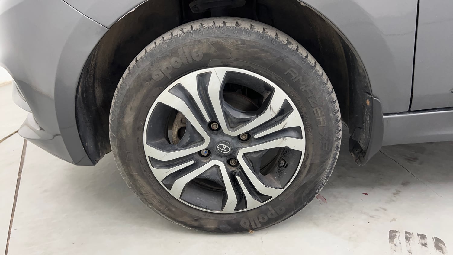 Used 2024 Tata Tigor XZA Plus iCNG Cng Automatic tyres LEFT FRONT TYRE RIM VIEW
