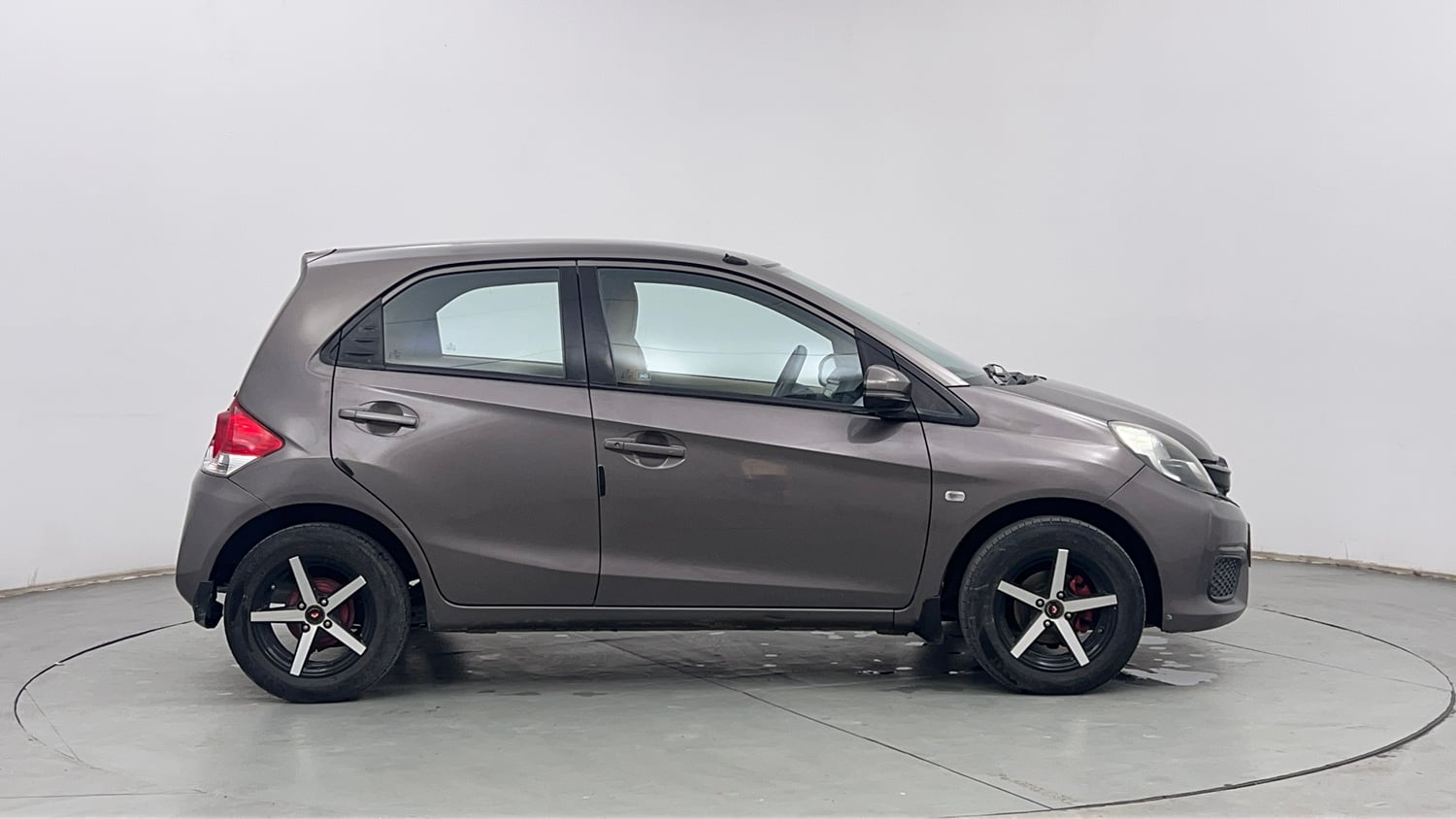 Used 2016 Honda Brio S MT Petrol Manual exterior RIGHT SIDE VIEW