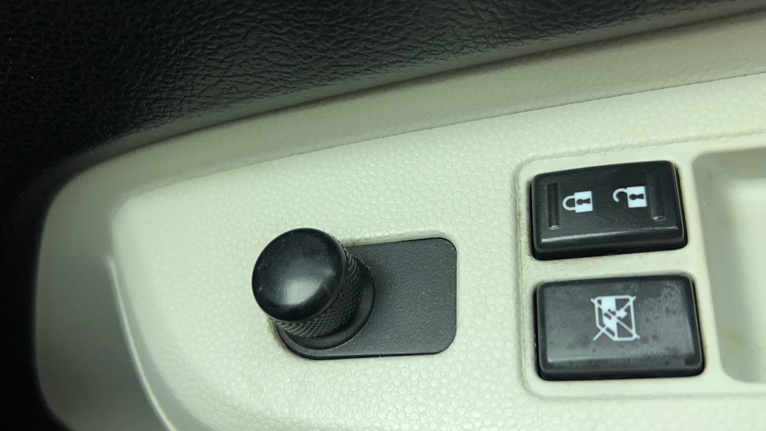 Used 2018 Maruti Suzuki Ignis Delta 1.2 AMT Petrol Automatic top_features Adjustable ORVM