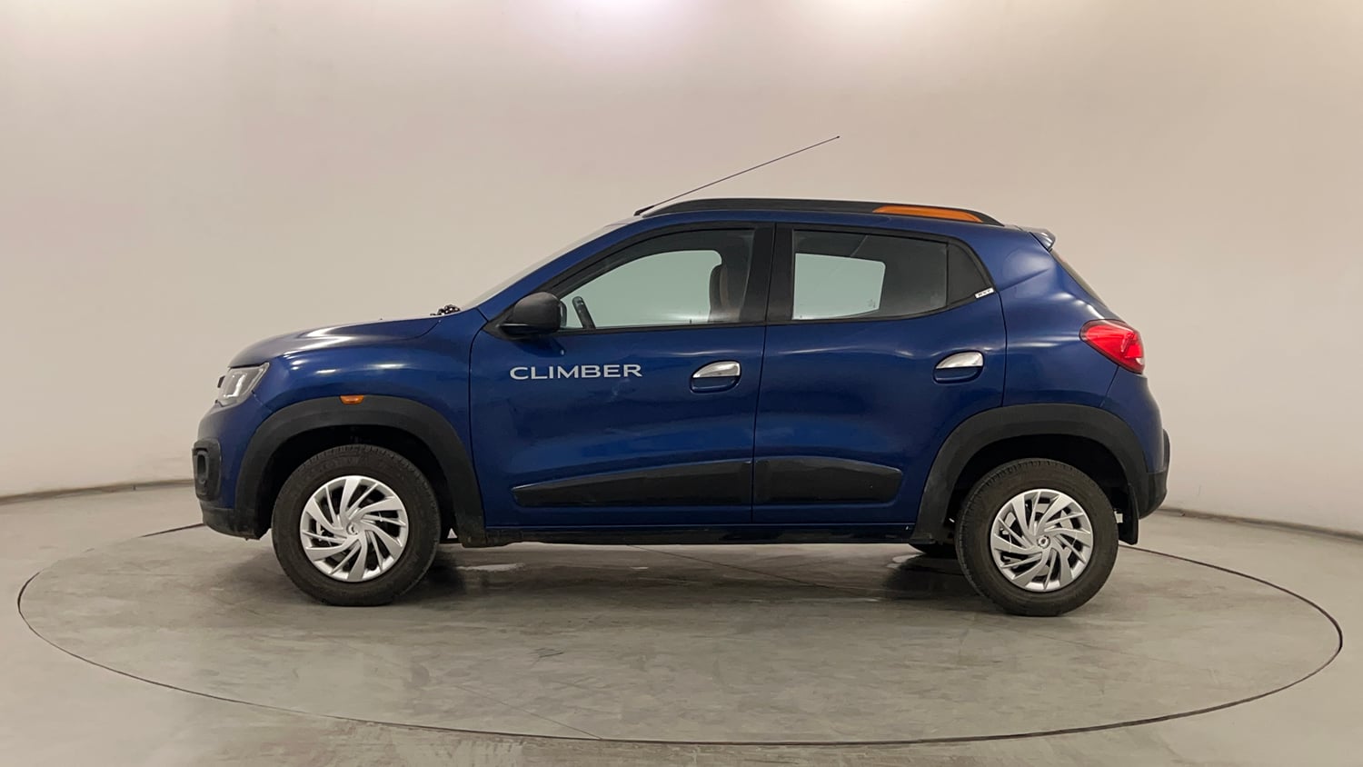 Used 2018 Renault Kwid CLIMBER 1.0 Petrol Manual exterior LEFT SIDE VIEW