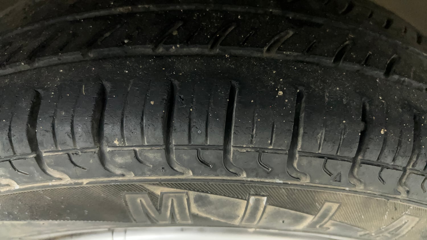 Used 2018 Maruti Suzuki Alto 800 LXi Petrol Manual tyres RIGHT FRONT TYRE TREAD VIEW