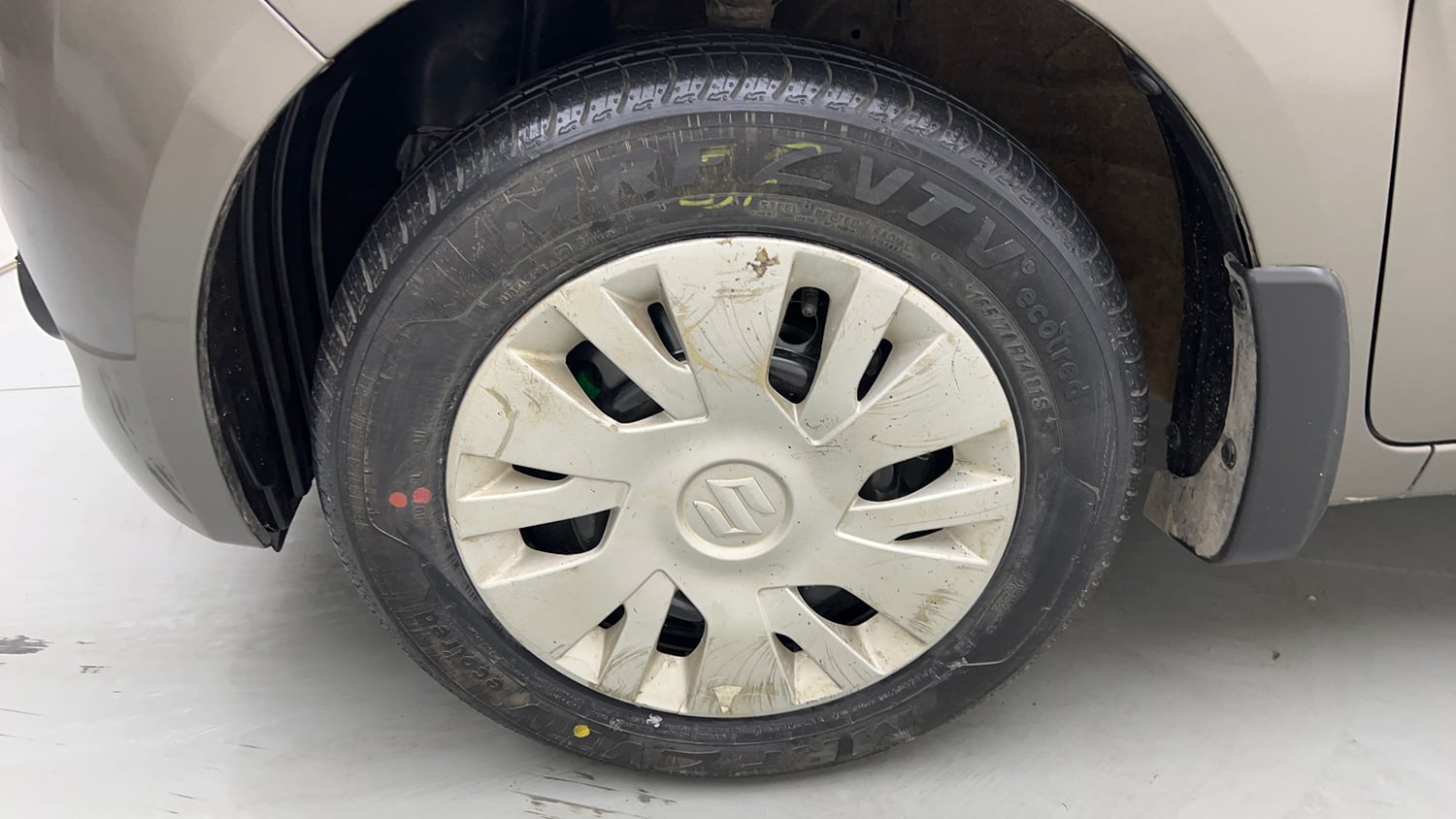 Used 2024 Maruti Suzuki Wagon R VXI 1.0 Petrol Manual tyres LEFT FRONT TYRE RIM VIEW