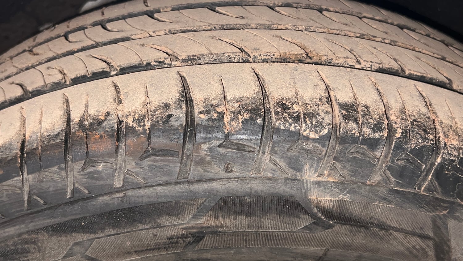 Used 2018 Ford EcoSport Trend 1.5L TDCi Diesel Manual tyres LEFT REAR TYRE TREAD VIEW
