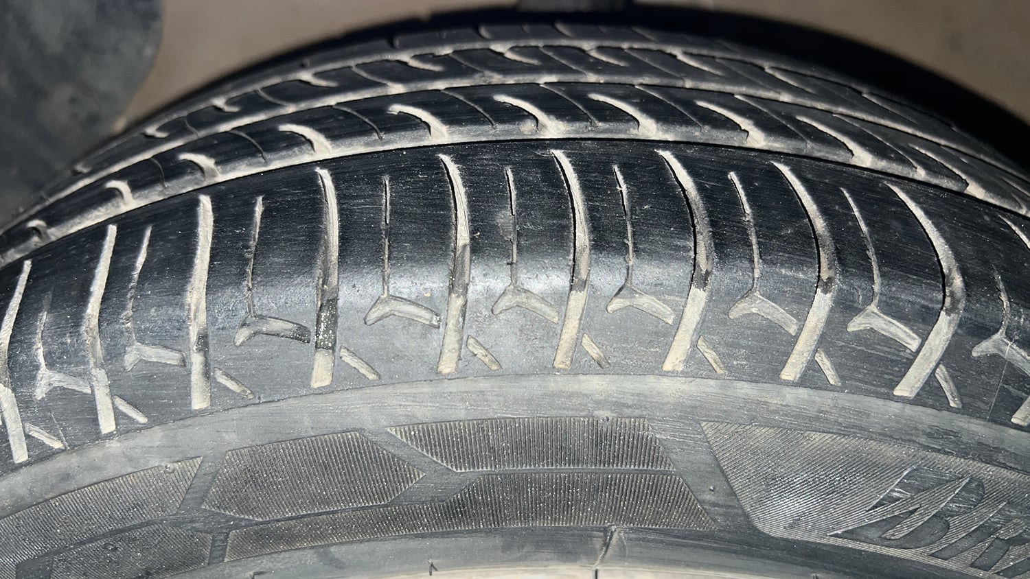 Used 2018 Hyundai Xcent SX Petrol Manual tyres LEFT FRONT TYRE TREAD VIEW