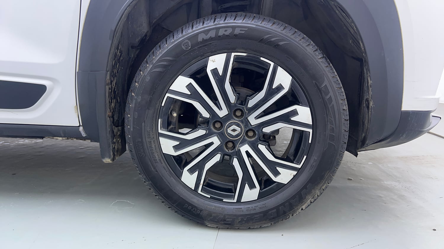 Used 2021 Renault Kiger RXZ Turbo CVT Petrol Automatic tyres RIGHT FRONT TYRE RIM VIEW