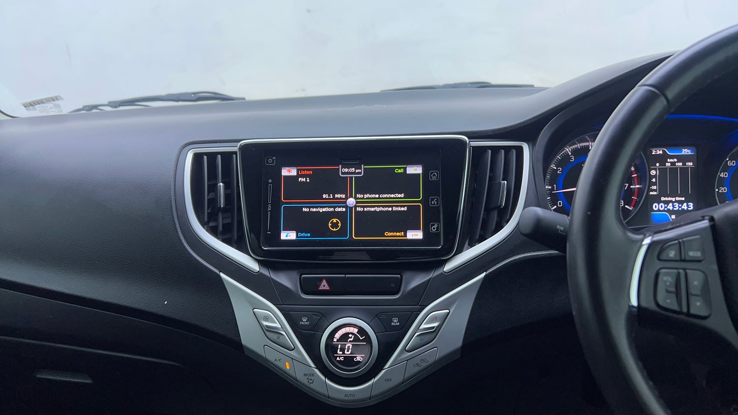 Used 2018 Maruti Suzuki Baleno Alpha 1.2 Petrol Manual interior MUSIC SYSTEM & AC CONTROL VIEW