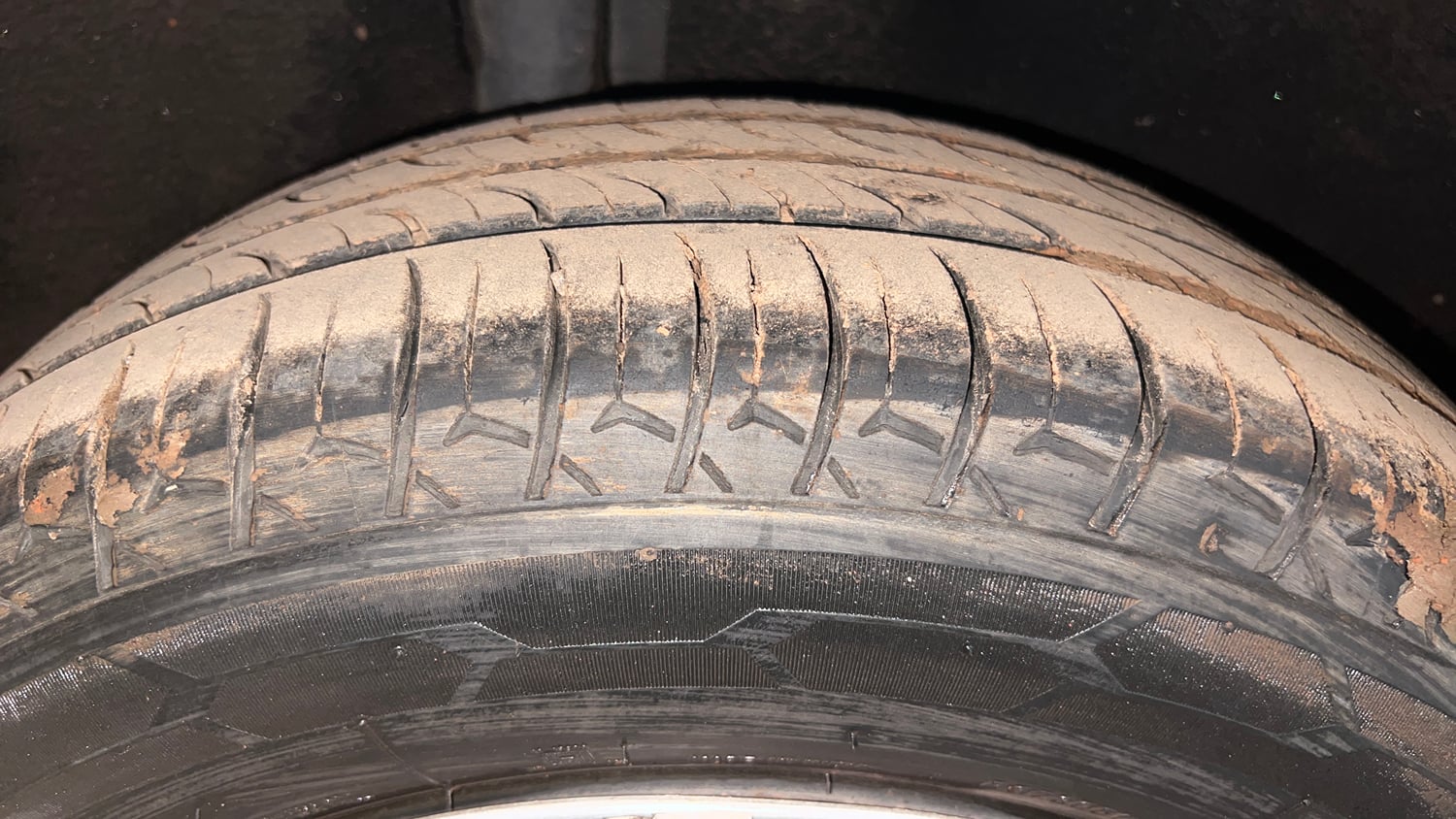 Used 2018 Ford EcoSport Trend 1.5L TDCi Diesel Manual tyres RIGHT REAR TYRE TREAD VIEW