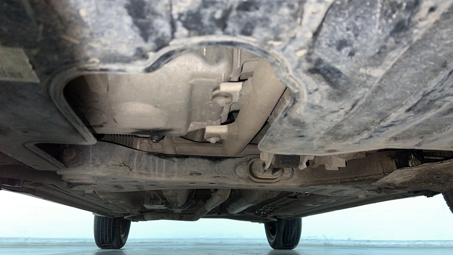 Used 2022 Kia Sonet HTX 1.5 Diesel Manual extra FRONT LEFT UNDERBODY VIEW
