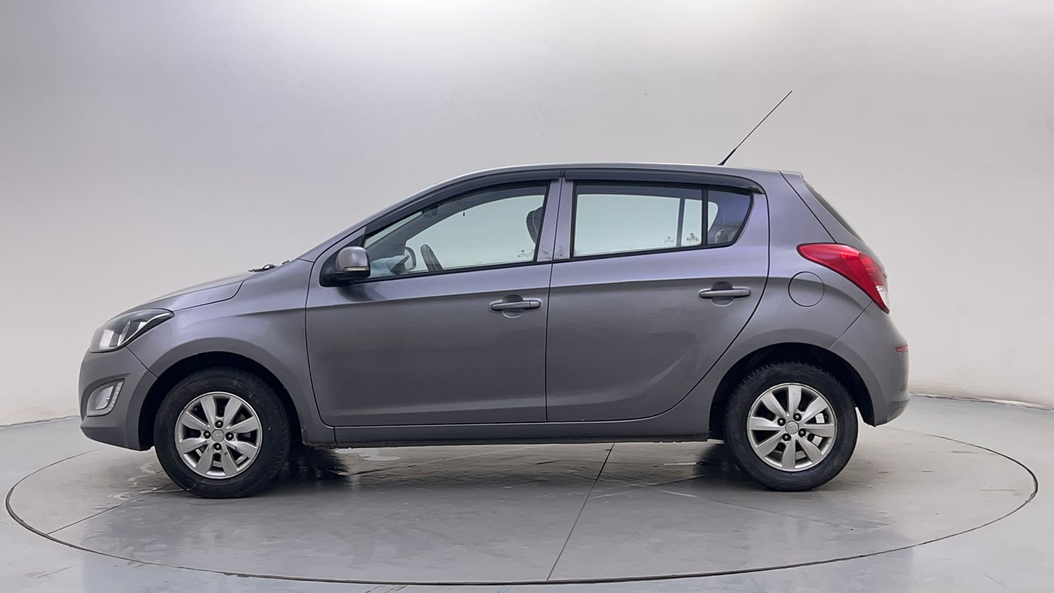 Used 2014 Hyundai i20 Sportz 1.2 Petrol Manual exterior LEFT SIDE VIEW
