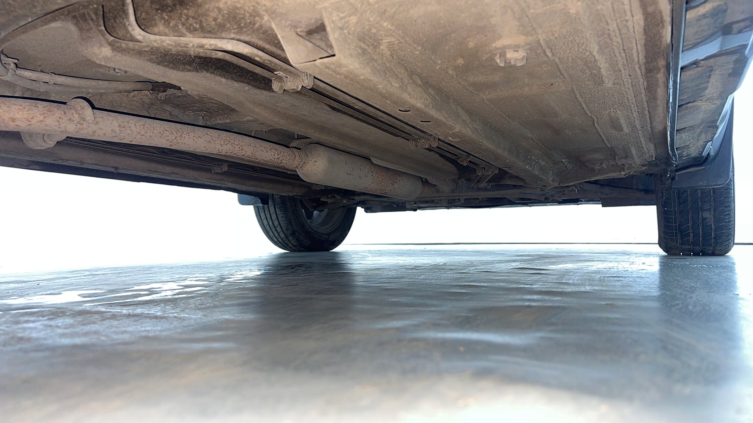 Used 2021 Renault Kiger RXZ Turbo CVT Petrol Automatic extra REAR RIGHT UNDERBODY VIEW