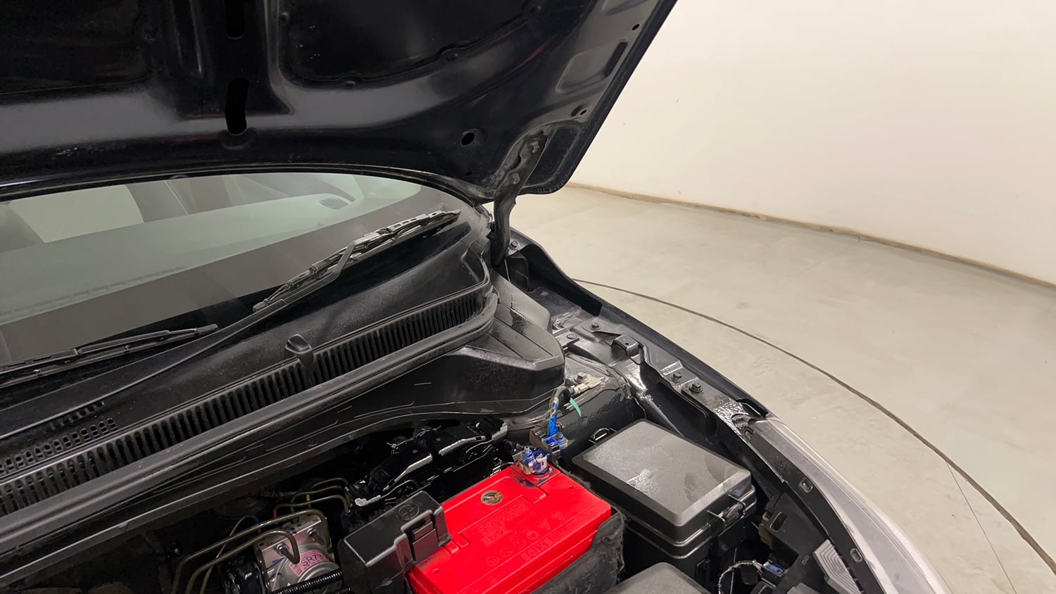 Used 2023 Hyundai New i20 Asta (O) 1.2 IVT Petrol Automatic engine ENGINE LEFT SIDE HINGE & APRON VIEW