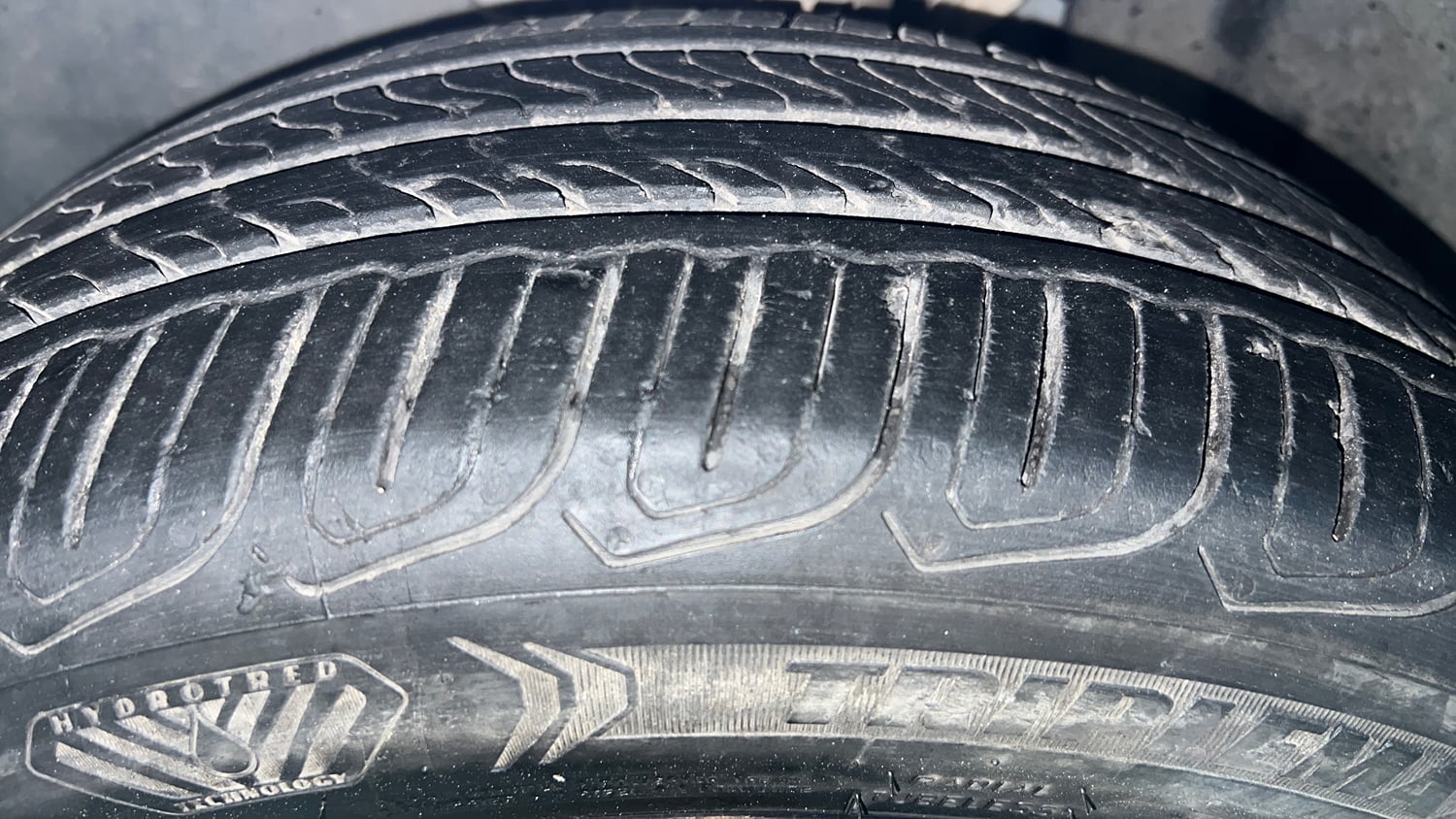 Used 2022 Tata Altroz XZA Plus Petrol Petrol Automatic tyres LEFT FRONT TYRE TREAD VIEW