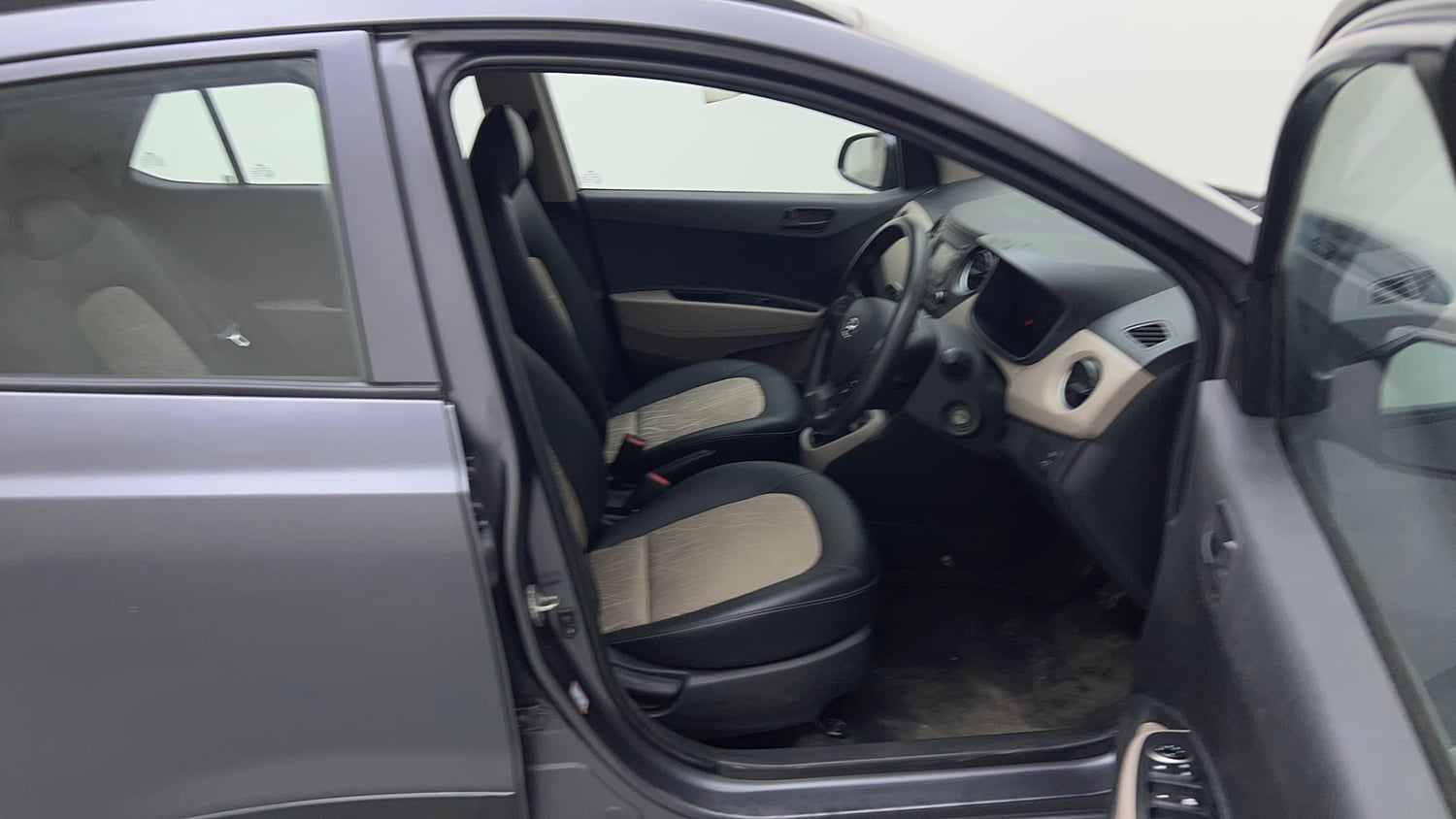 Used 2018 Hyundai Grand i10 Magna 1.2 Kappa VTVT Petrol Manual interior RIGHT SIDE FRONT DOOR CABIN VIEW