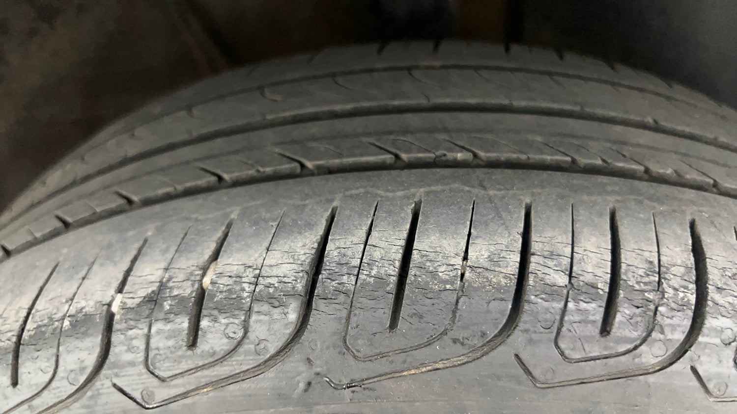 Used 2022 Tata Altroz XZ Diesel Diesel Manual tyres LEFT REAR TYRE TREAD VIEW