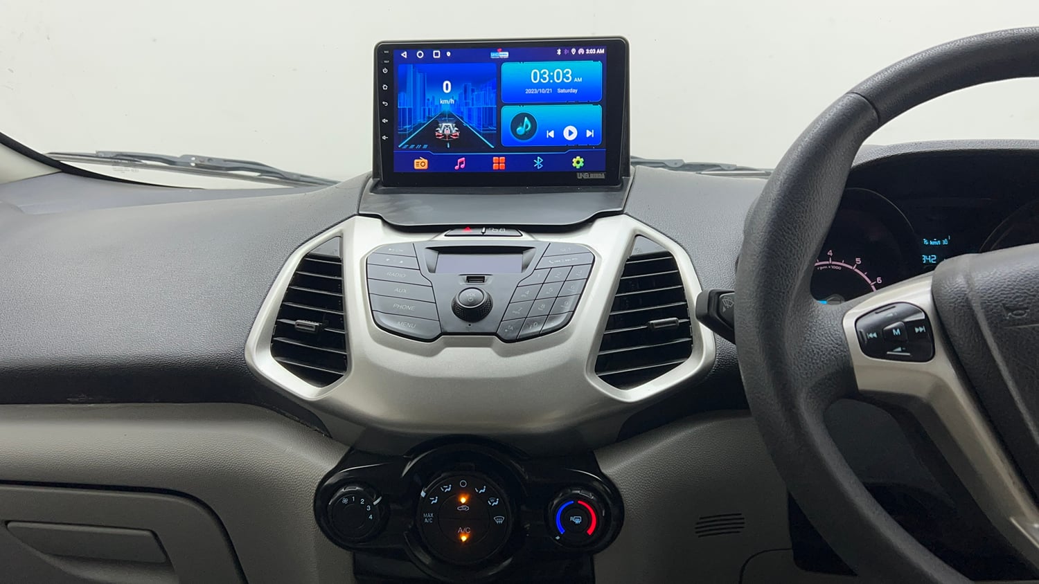 Used 2017 Ford EcoSport Trend 1.5L Ti-VCT Petrol Manual interior MUSIC SYSTEM & AC CONTROL VIEW