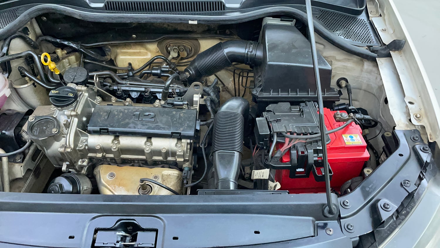 Used 2014 Volkswagen Polo Comfortline 1.2L (P) Petrol Manual engine ENGINE LEFT SIDE VIEW
