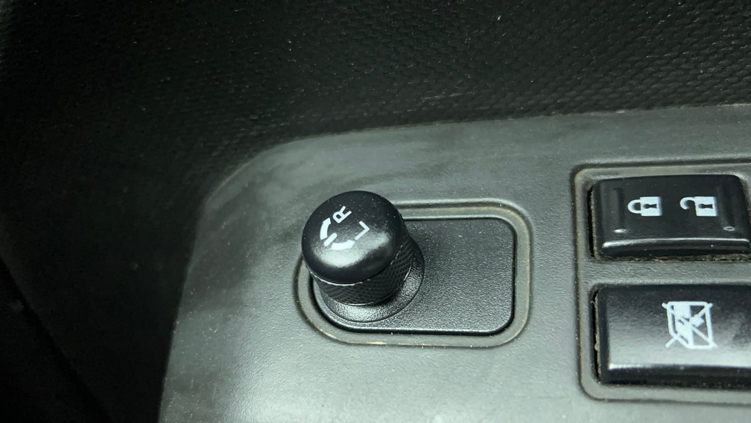 Used 2024 Maruti Suzuki Wagon R VXI 1.0 Petrol Manual top_features Adjustable ORVM