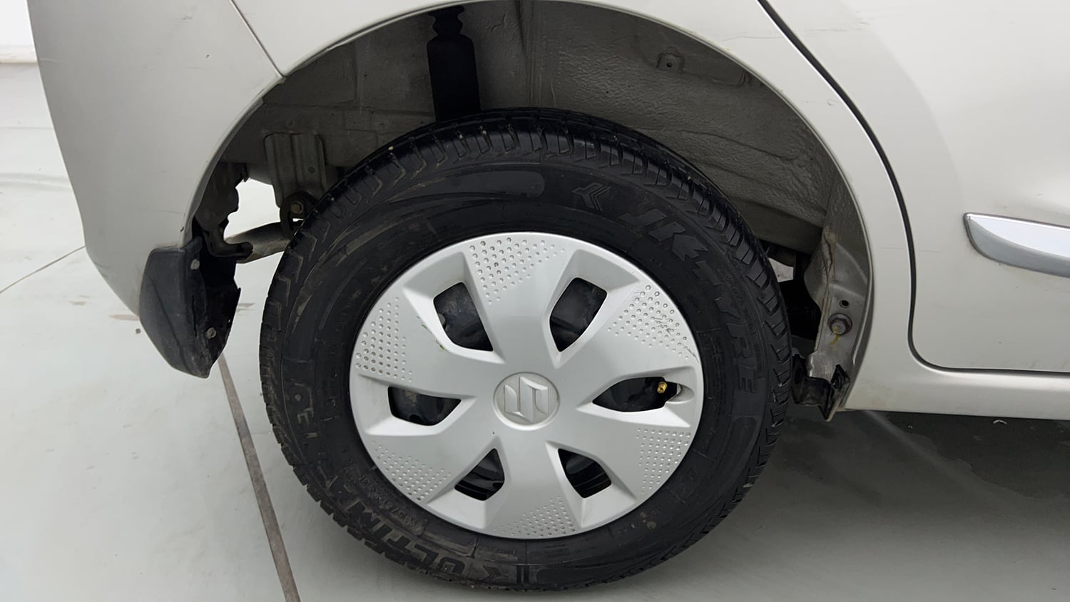 Used 2025 Maruti Suzuki Alto K10 VXi Plus (O) Petrol Manual tyres RIGHT REAR TYRE RIM VIEW