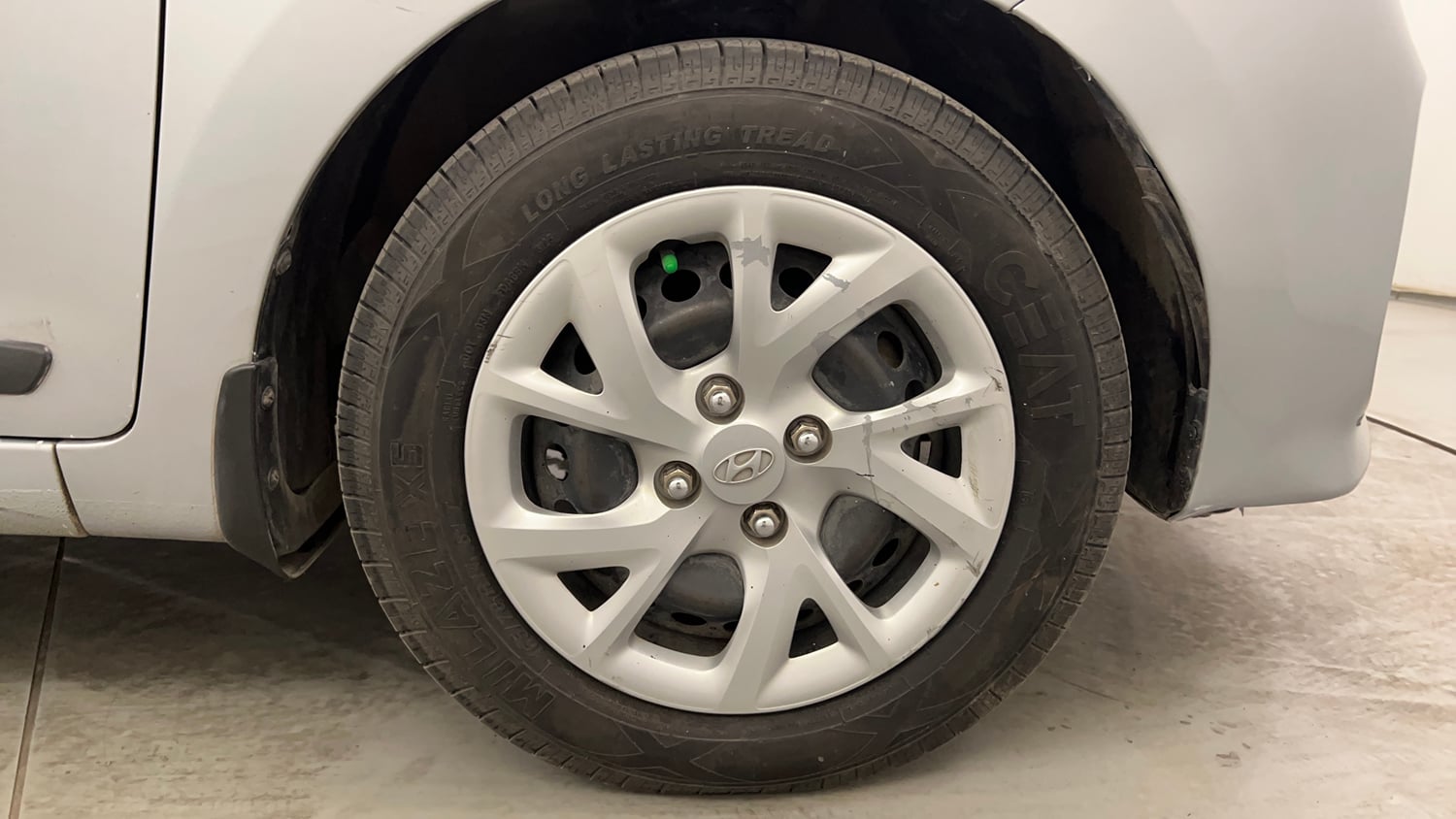 Used 2019 Hyundai Grand i10 Magna 1.2 Kappa VTVT CNG Cng Manual tyres RIGHT FRONT TYRE RIM VIEW