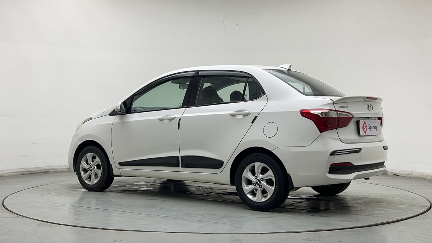 Used 2018 Hyundai Xcent SX Petrol Manual exterior LEFT REAR CORNER VIEW