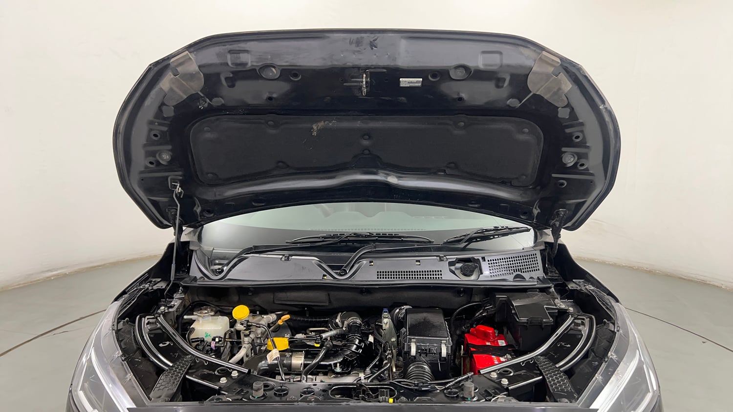 Used 2024 Nissan Magnite XV Premium Turbo CVT Petrol Automatic engine ENGINE & BONNET OPEN FRONT VIEW