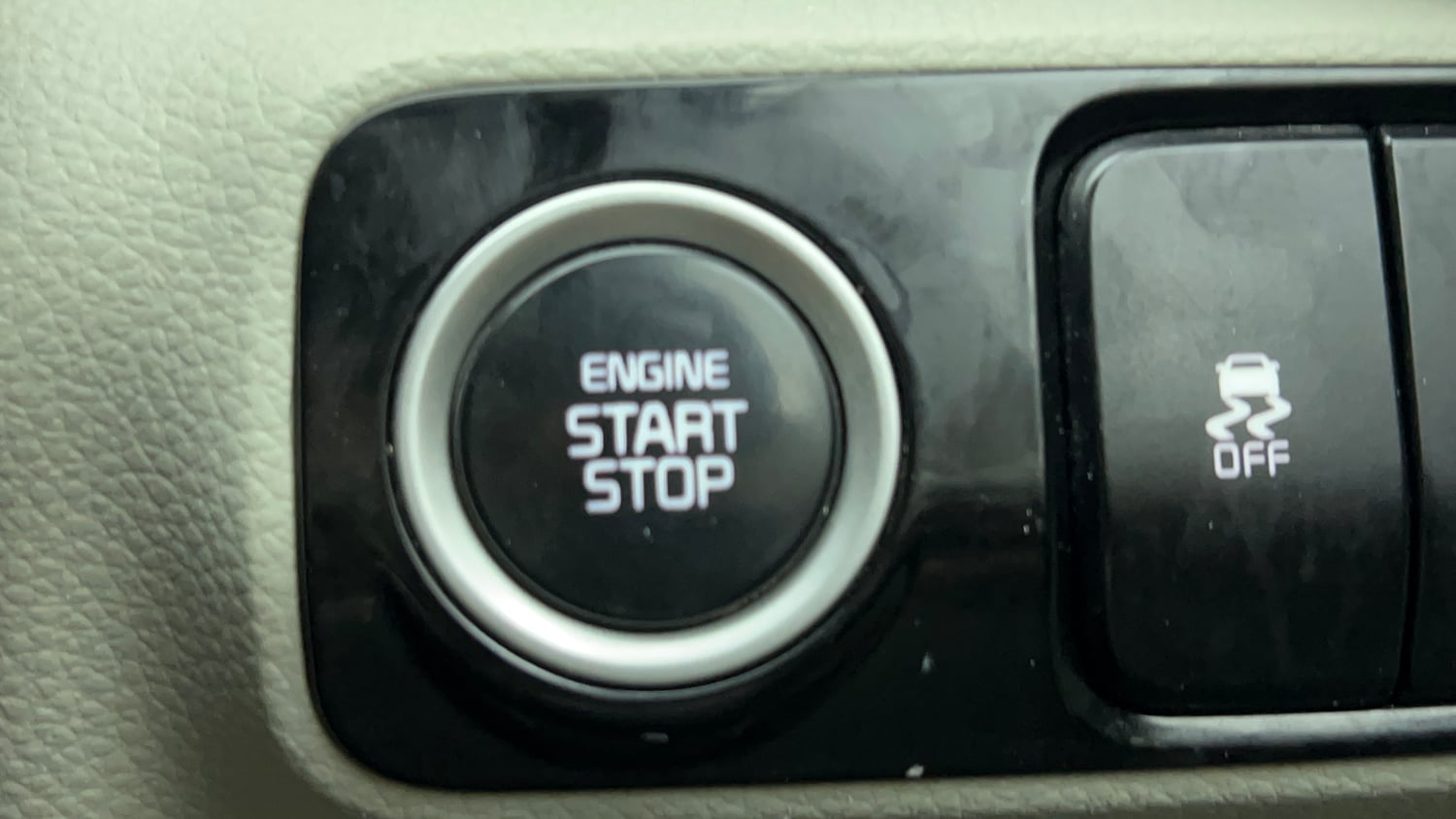 Used 2022 Kia Sonet HTX 1.5 Diesel Manual top_features Keyless start
