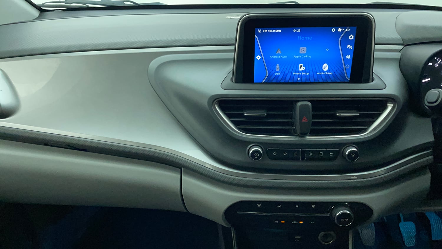 Used 2020 Tata Altroz XT Petrol Petrol Manual interior MUSIC SYSTEM & AC CONTROL VIEW