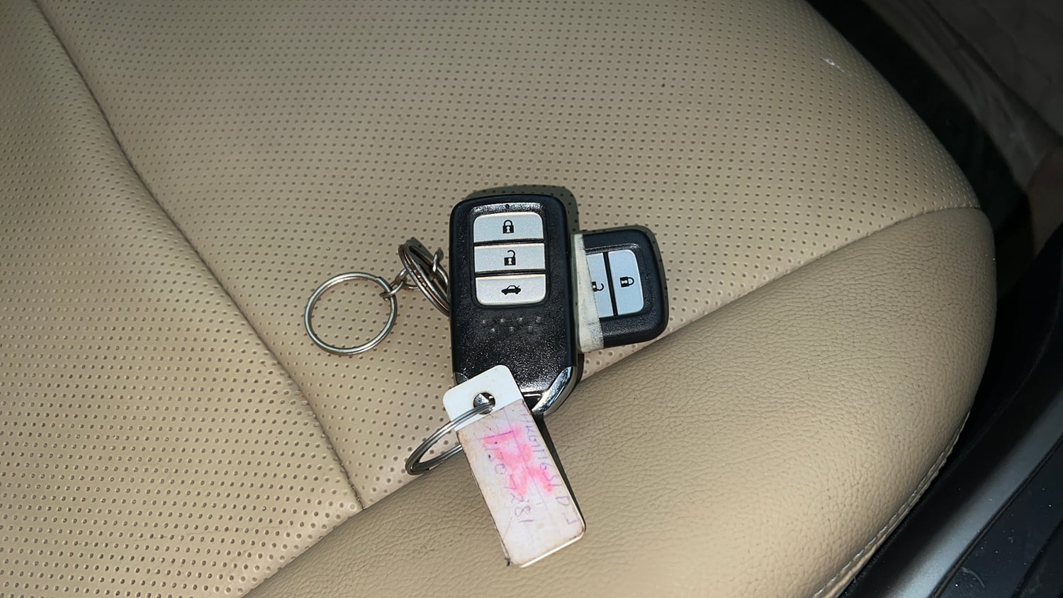 Used 2018 Honda City V Petrol Petrol Manual extra CAR KEY VIEW