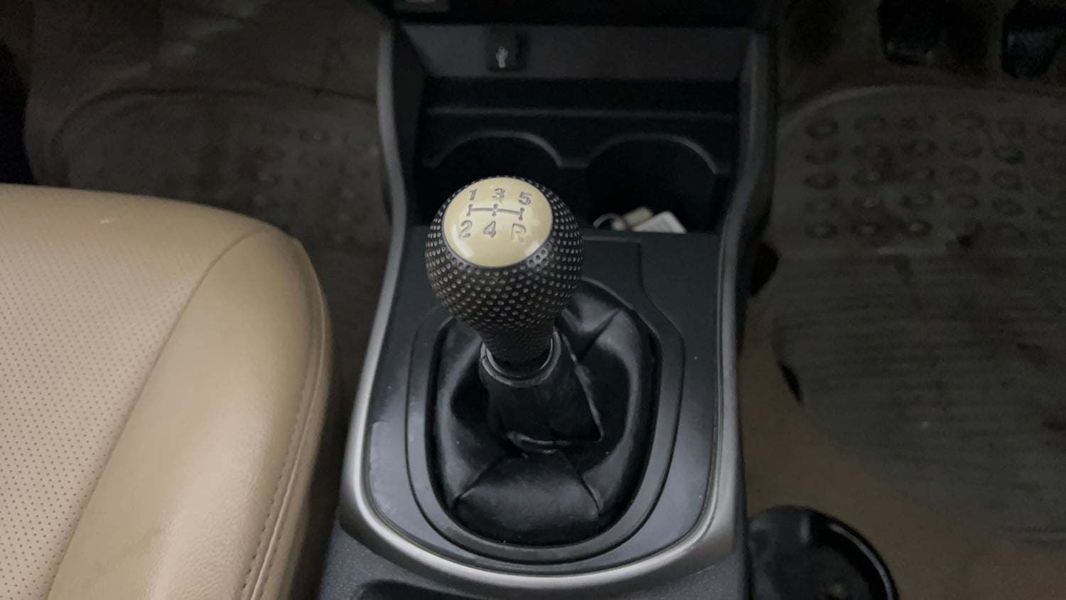 Used 2018 Honda City V Petrol Petrol Manual interior GEAR  KNOB VIEW
